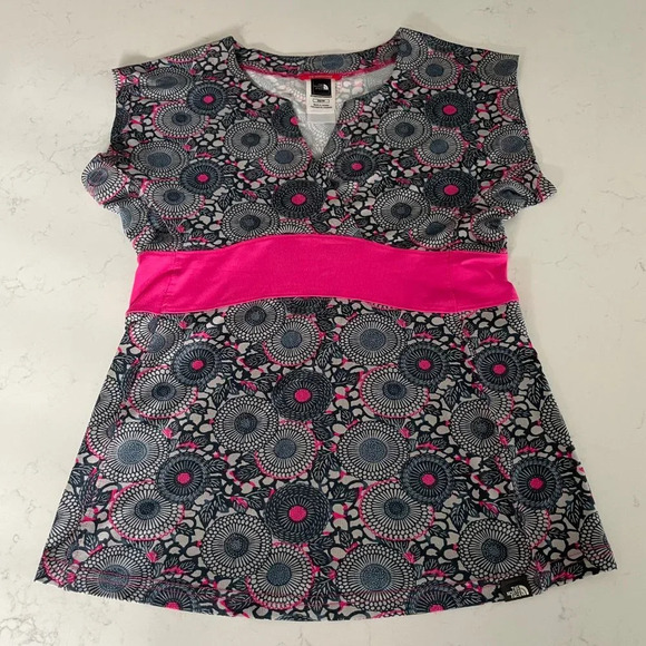 The North Face Activewear Pull On Cap Slv VNeck Print Top Grey Pink Sz XS - Picture 13 of 13